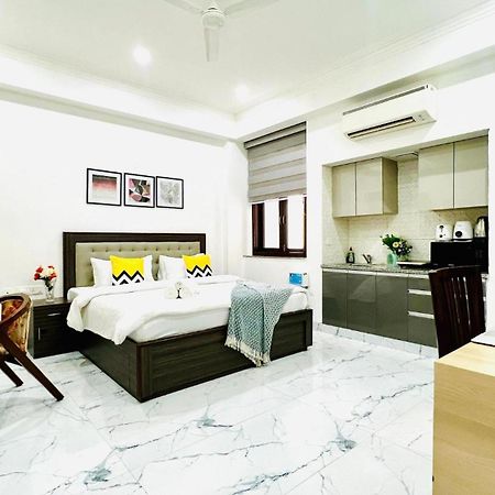 Bluo Studio2 Golf Course Road - Gym, Terrace Garden Гургаон Екстериор снимка