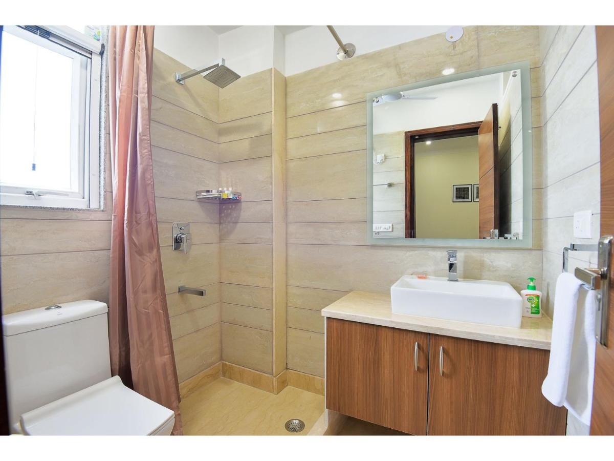 Bluo Studio2 Golf Course Road - Gym, Terrace Garden Гургаон Екстериор снимка