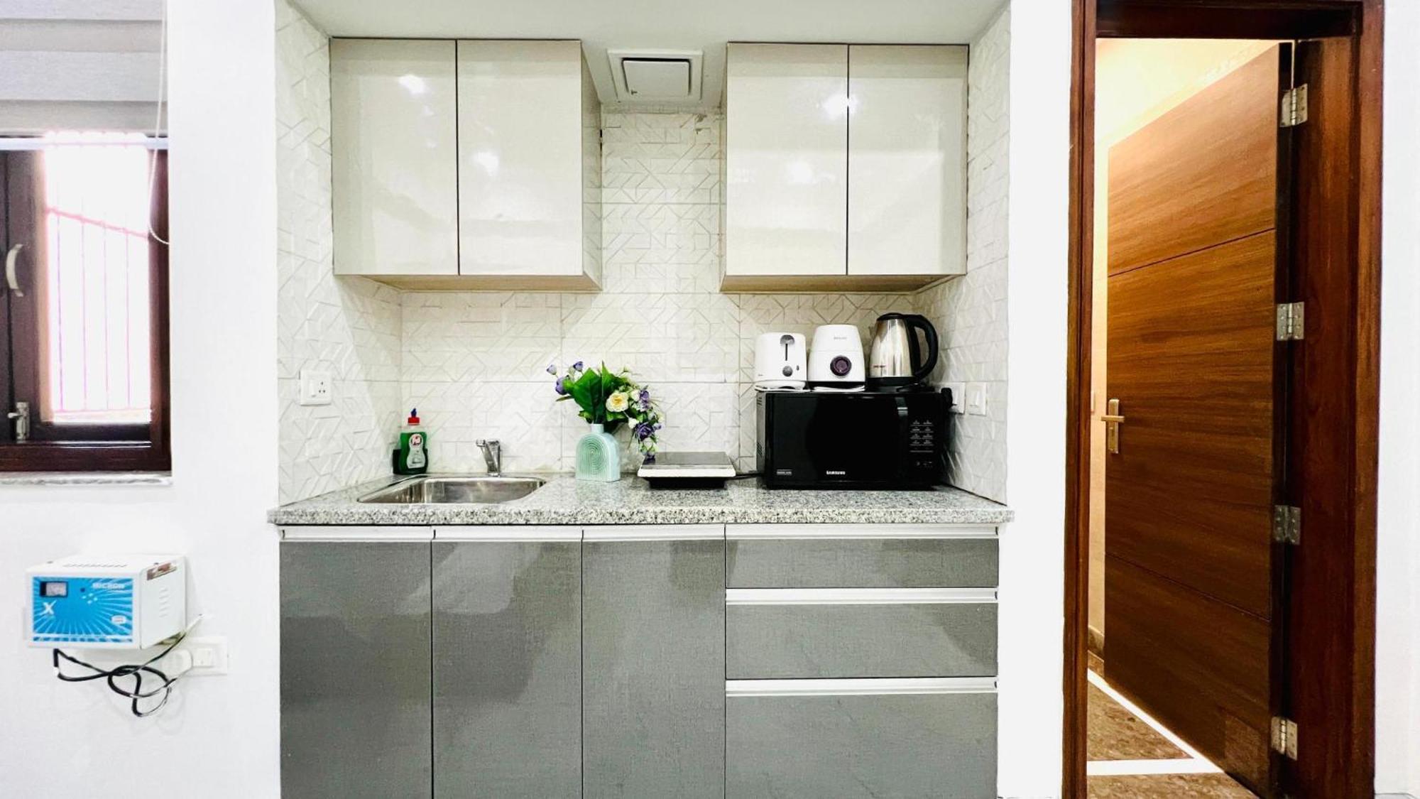 Bluo Studio2 Golf Course Road - Gym, Terrace Garden Гургаон Екстериор снимка