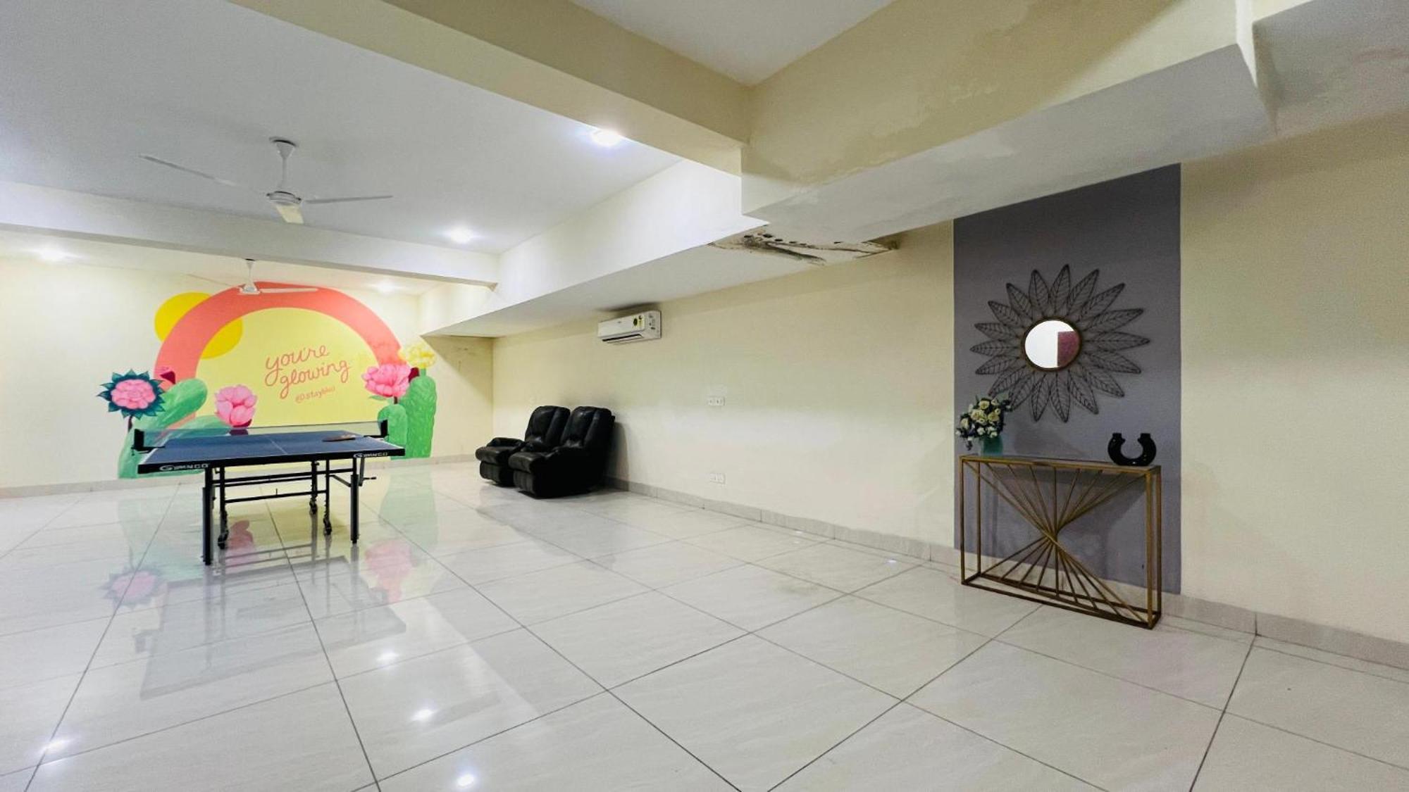 Bluo Studio2 Golf Course Road - Gym, Terrace Garden Гургаон Екстериор снимка