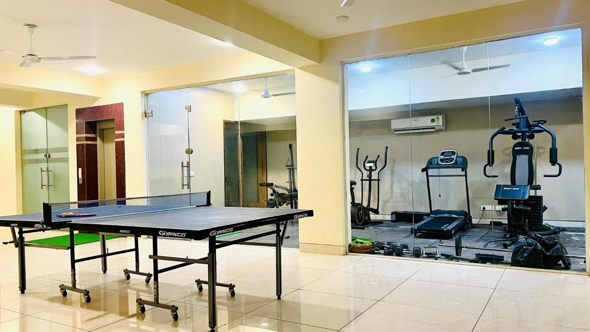 Bluo Studio2 Golf Course Road - Gym, Terrace Garden Гургаон Екстериор снимка